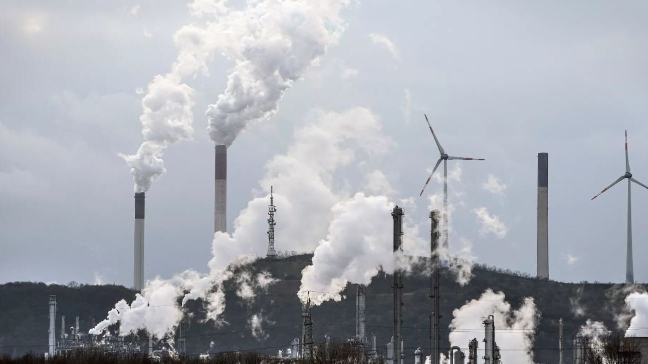 Fossil fuels are ‘on the way out’ in the EU as they dropped to record low in April